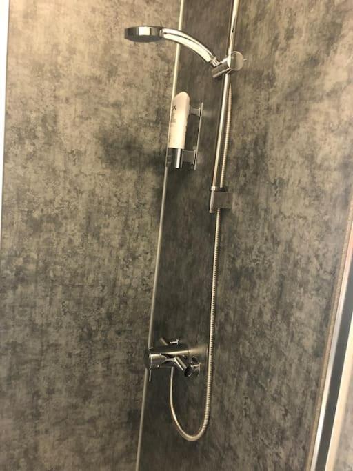 Newly Renovated Modern Studio Apartment Пензанс Экстерьер фото